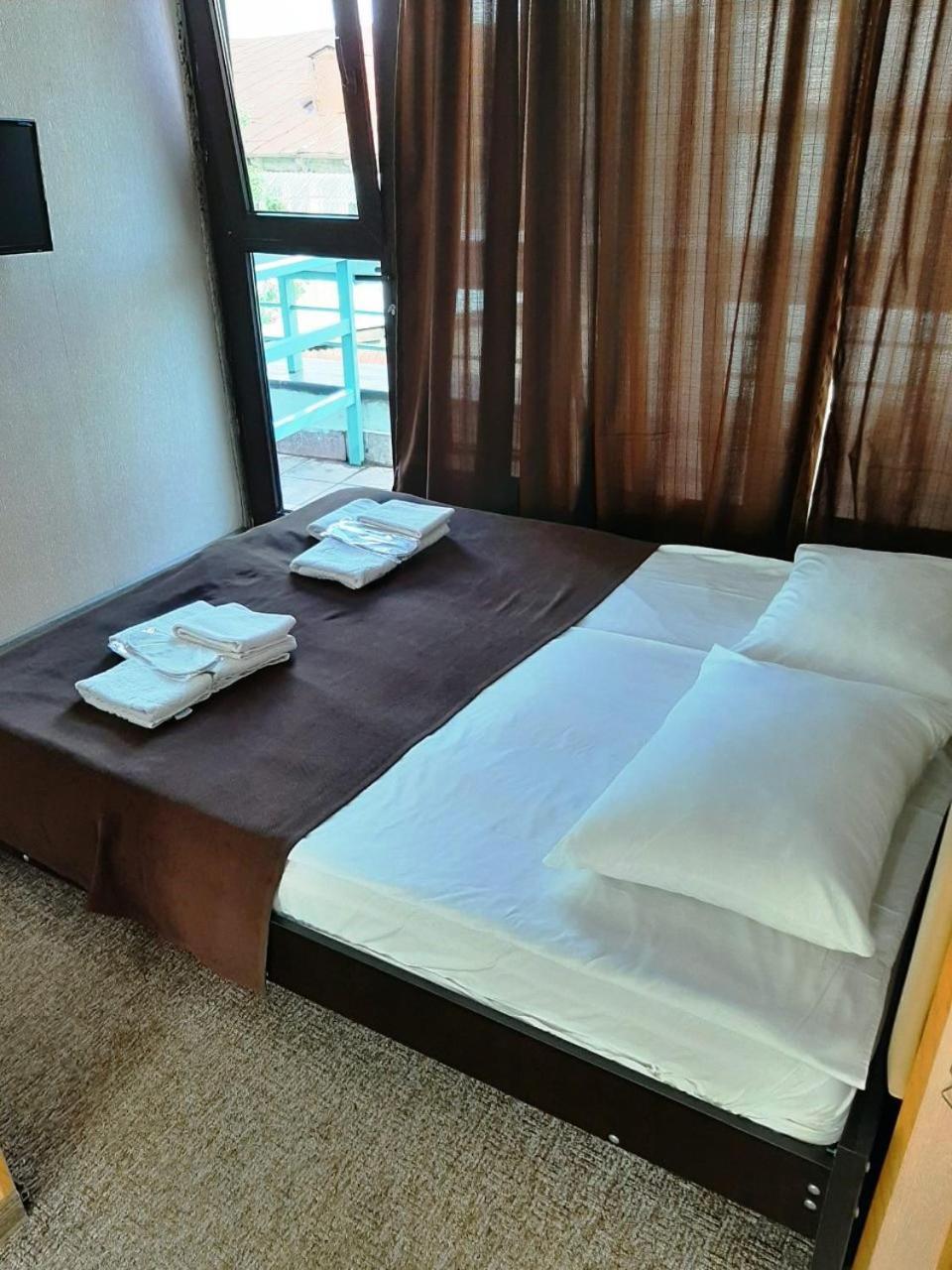 Tbiliseli Inn Тбилиси Екстериор снимка
