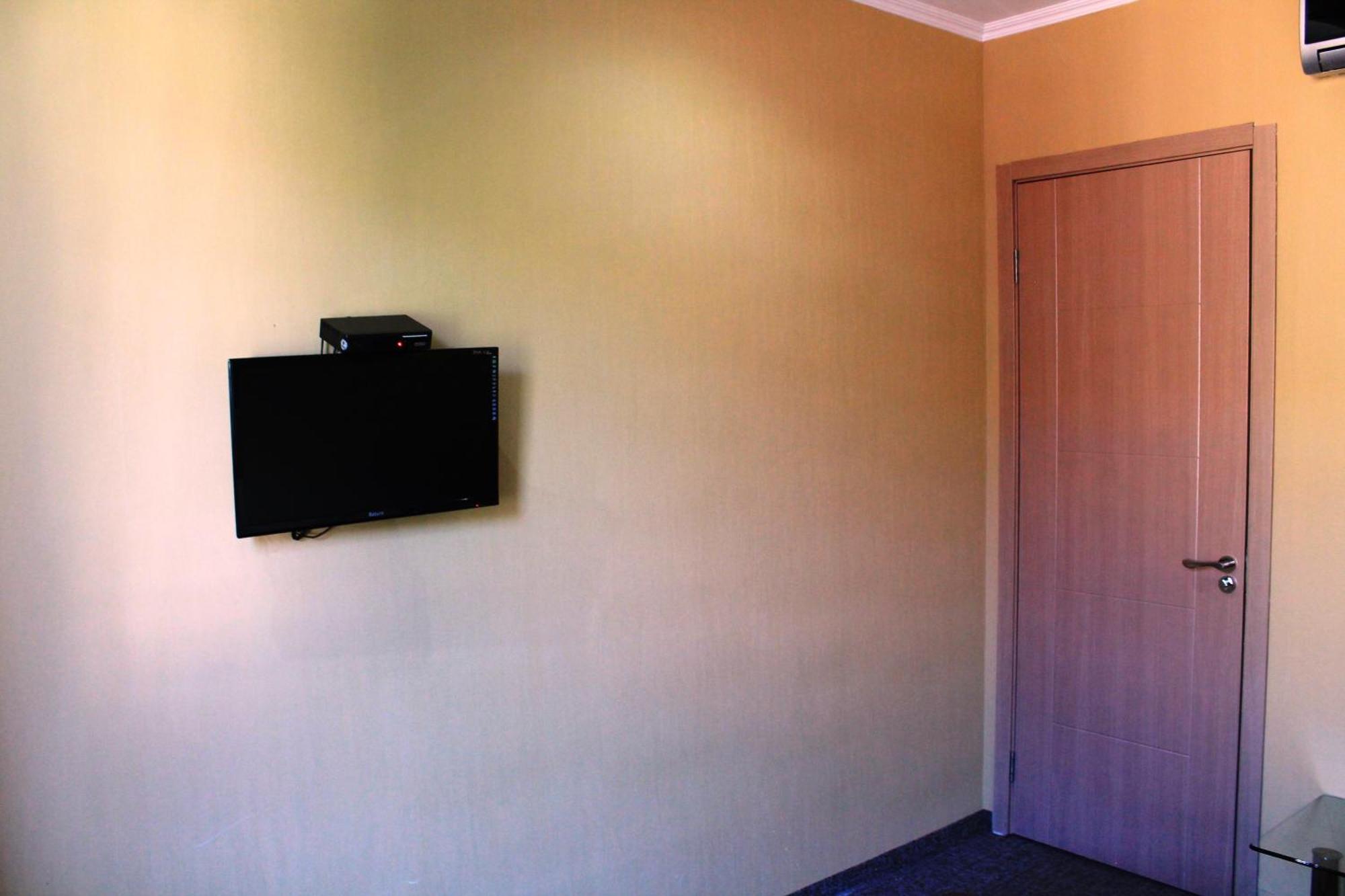 Tbiliseli Inn Тбилиси Екстериор снимка
