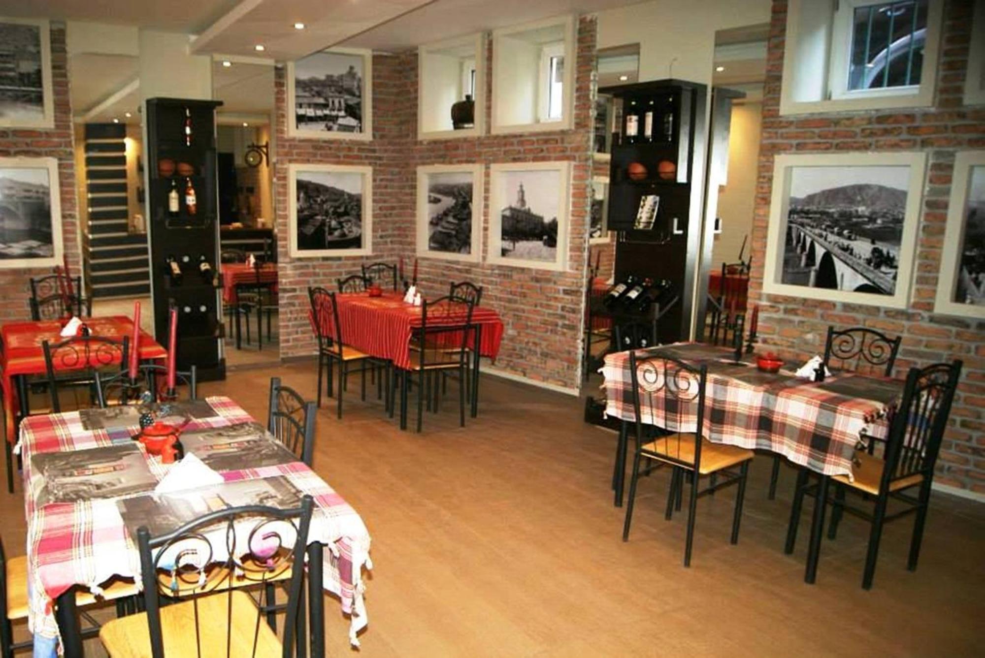 Tbiliseli Inn Тбилиси Екстериор снимка