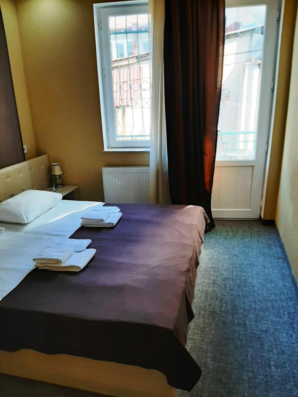Tbiliseli Inn Тбилиси Екстериор снимка
