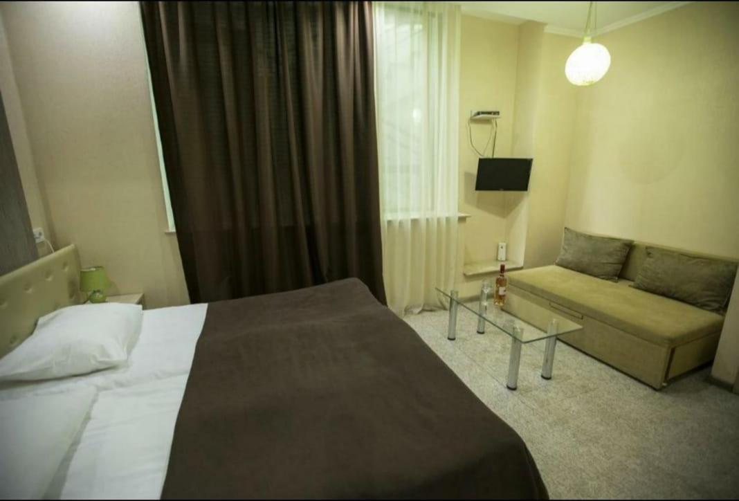 Tbiliseli Inn Тбилиси Екстериор снимка