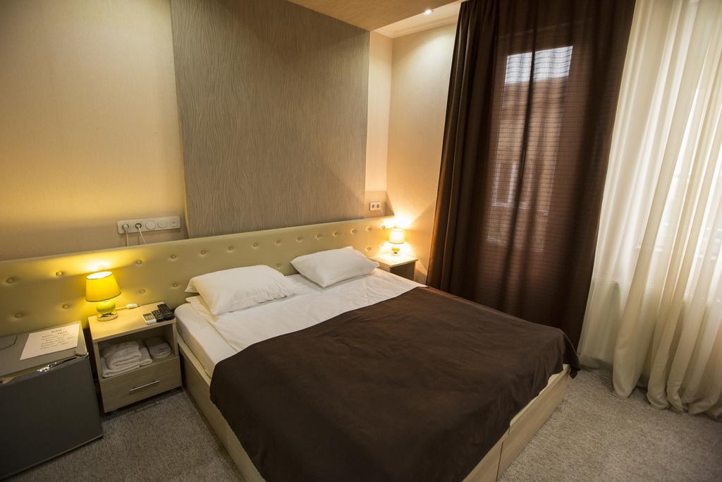 Tbiliseli Inn Тбилиси Екстериор снимка