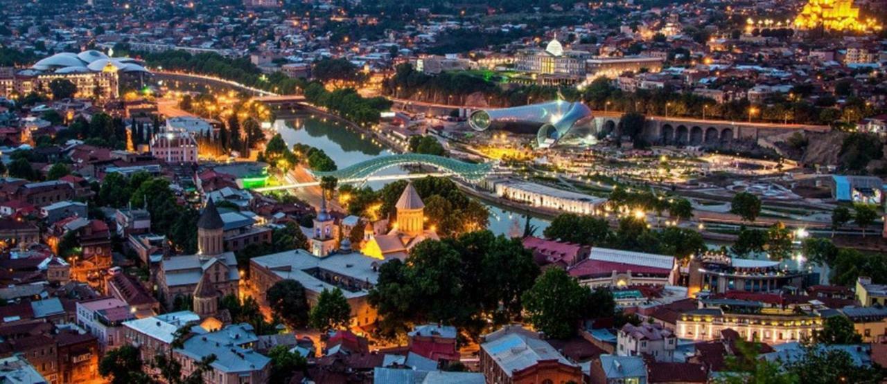 Tbiliseli Inn Тбилиси Екстериор снимка